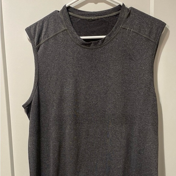 Men’s Lululemon swiftly tech grey tank - Picture 3 of 5